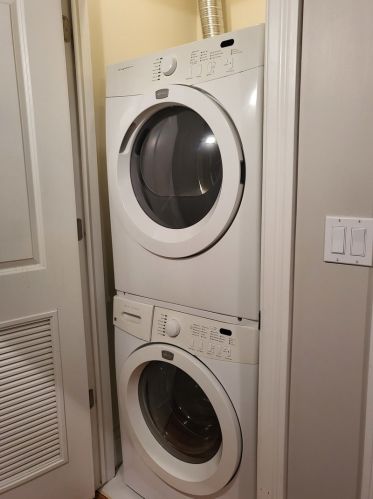 2310 Nelson St, Chicago IL 60618-8016 exterior