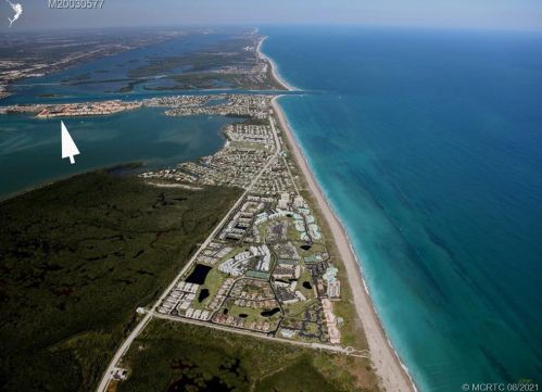 28 Harbour Isle Dr, Fort Pierce FL  34949-2750 exterior