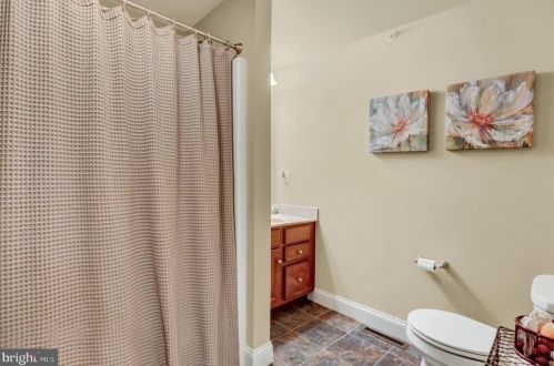 85 Midway Farms Ln, Lancaster PA 17602-2670 exterior