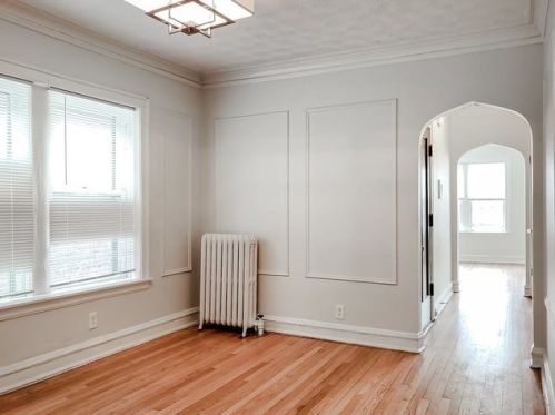 8516 Bennett Ave, Chicago IL 60649-4007 exterior