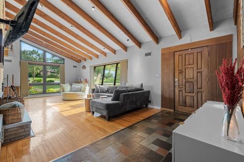 1134 Arrowood Dr, Pittsburgh PA 15243-1802 exterior