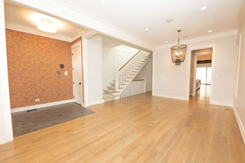 1735 Wolcott Ave, Chicago IL  60622-1350 exterior