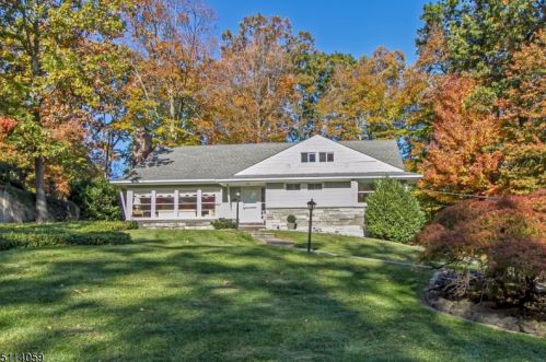 1490 Fox Trl, Mountainside, NJ 07092-1302