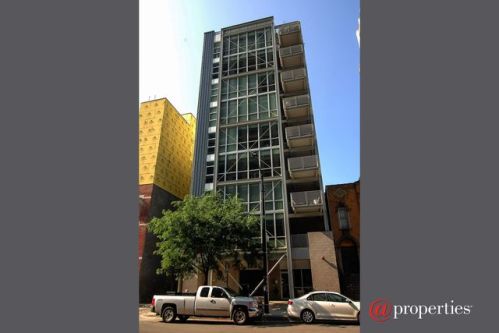 156 Superior St, Chicago IL  60611-2916 exterior
