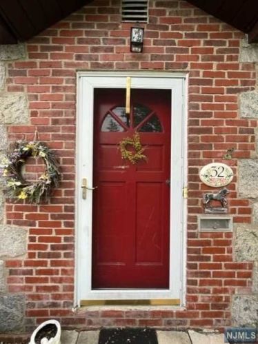 32 Crest Dr, Cresskill NJ  07626-2241 exterior