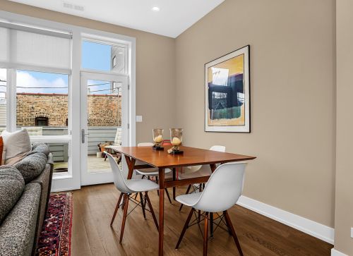 2810 Walton St, Chicago IL 60622-4450 exterior