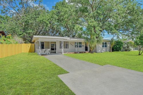 5861 Bolling Dr, Orlando FL  32808-6058 exterior