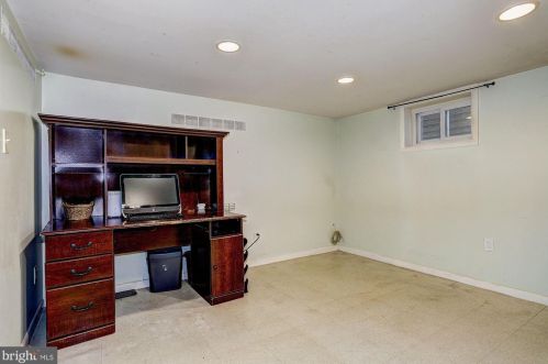 5030 Avoca Ave, Ellicott MD 21043-6615 exterior