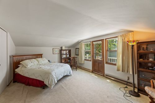 5147 Camelot Ln, Milwaukee WI 53221-3121 exterior