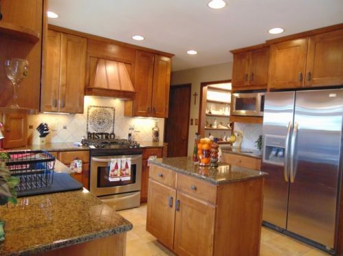 3823 68th St, Milwaukee, WI 53216-2009