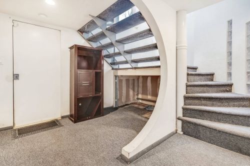 142 Mckay Rd, Huntington Station NY 11746-1314 exterior