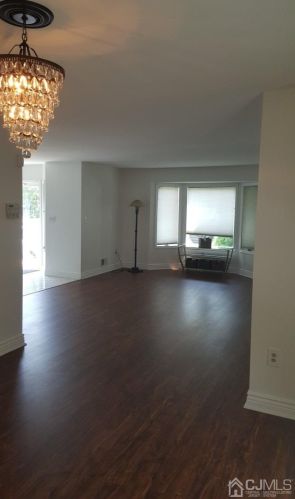 61 Princess Dr, New Brunswick NJ  08902-4104 exterior