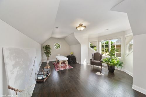 546 Crockett Ave, Elmhurst IL 60126-1810 exterior