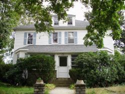 82 Crescent St, Newton, MA 02466-2510