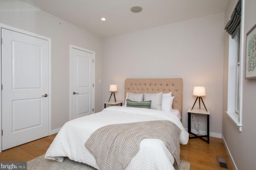 833 Bainbridge St, Philadelphia PA  19147-2009 exterior