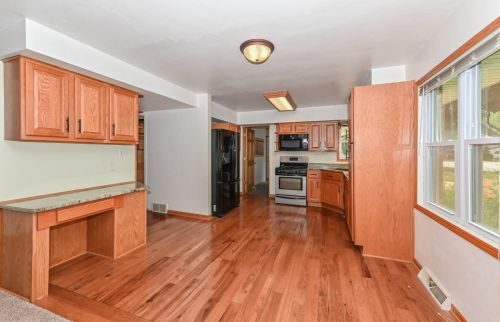 5551 Jerelyn Pl, Milwaukee WI 53219-2275 exterior