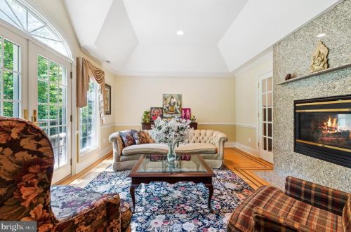 83 Pettit Pl, Princeton NJ 08540-7645 exterior