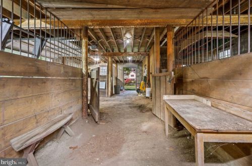 1641 Ridley Crk Rd, Media PA 19063-2233 exterior