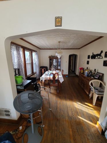 11834 Peoria St, Chicago, IL 60643-5230