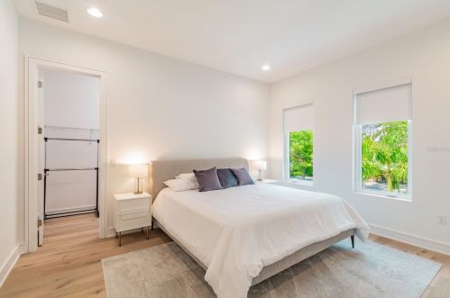 503 Davis Blvd, Tampa FL 33606-4012 exterior