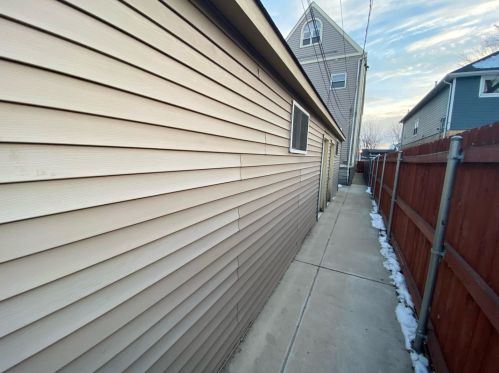 646 44 St, Chicago IL 60609-3442 exterior