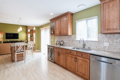 2709 Hayley Ct, Waukegan, IL 60085-4932