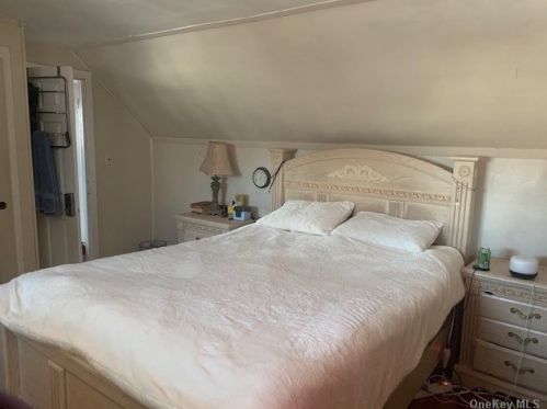 390 Earle St, Central Islip NY 11722-3711 exterior