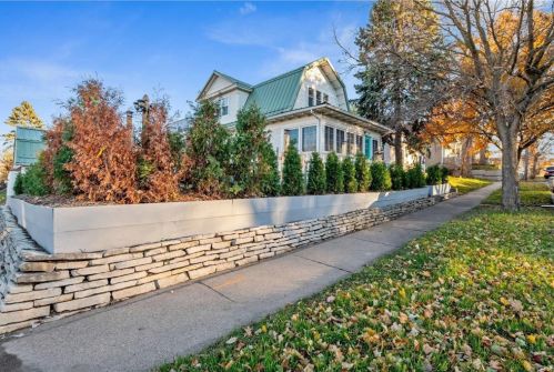 686 Duluth St, Saint Paul MN  55106-4710 exterior