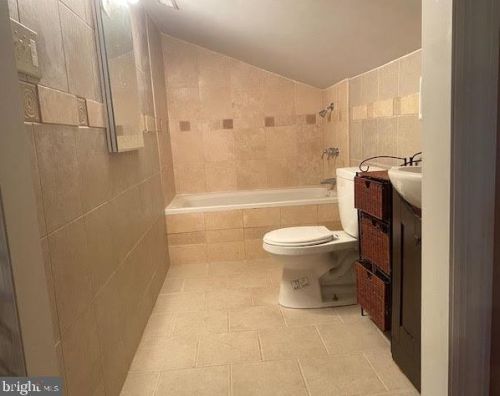 15 Pne St, Camden NJ 08103-3353 exterior