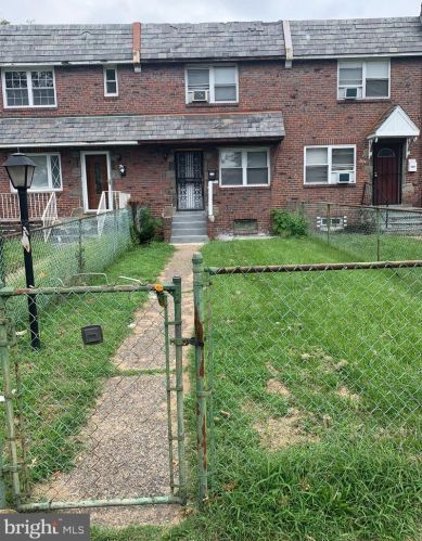 1572 Park Blvd, Camden NJ 08103-2826 exterior