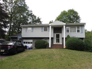 87 Anita Dr, Piscataway, NJ 08854-2430