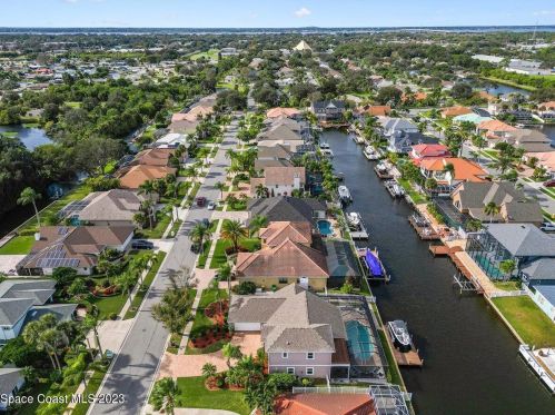 2006 Sykes Crk Dr, Merritt Island FL 32953-3065 exterior