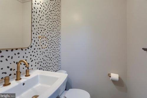 2861 Southwick Dr, Lancaster PA 17601-3547 exterior