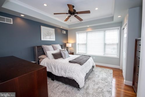 2932 Juniper St, Philadelphia PA 19148-4951 exterior