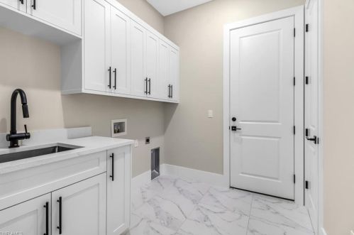 3671 21 Ave, Naples FL 34116-5722 exterior