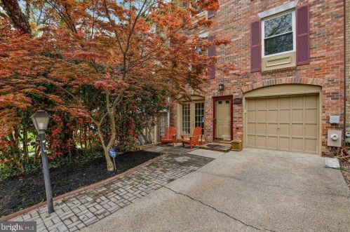 10934 Pebble Run Dr, Silver Spring, MD 20902-3684