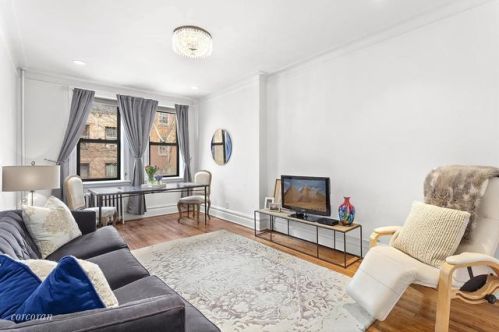 216 12th St, New York NY  10003-9104 exterior