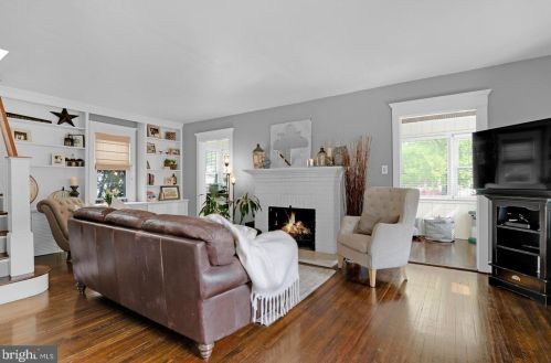 215 Marne Ave, Tavistock NJ 08033-1444 exterior