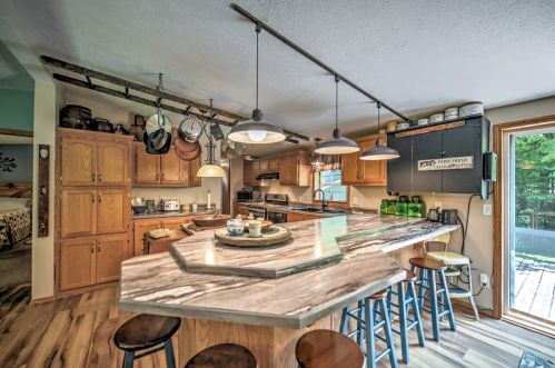 18795 Chain Lake St, Cassopolis, MI 49031-8515