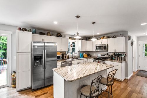 68 Rumford St, Concord NH 03301-3906 exterior