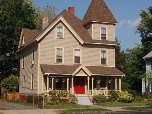 69 Clarendon St, Springfield, MA 01109-3932