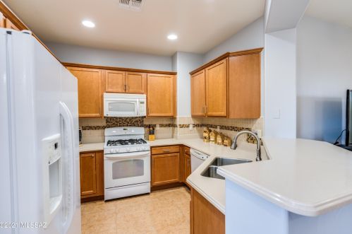 589 Rugged Cyn Dr, Green Valley AZ 85614-6188 exterior