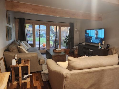 5694 27th St, Milwaukee, WI 53221-4108