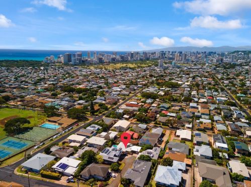 820 12th Ave, Honolulu HI 96816-2266 exterior