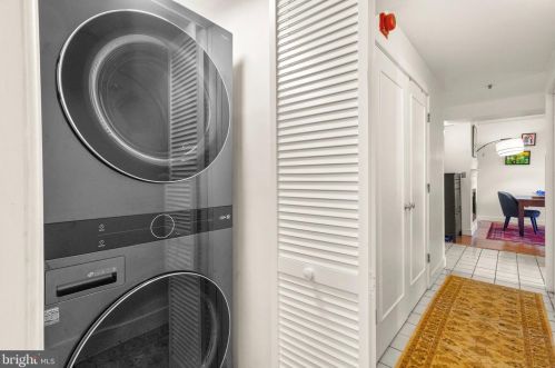 1727 R St, Washington DC  20009-2460 exterior