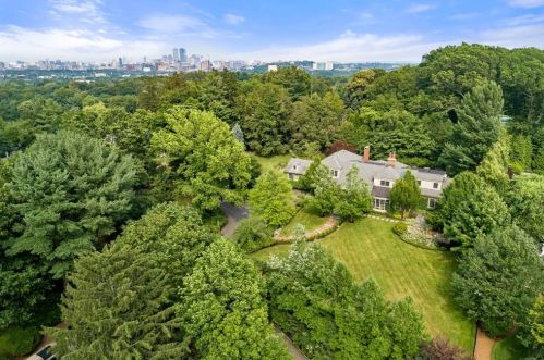 24 Green Hill Rd, Brookline, MA 02445-5933