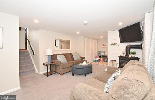 17 Glenview Dr, Riverton NJ  08077-2135 exterior