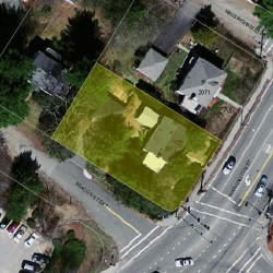 2077 Washington St, Newton MA 02462-1518 aerial view