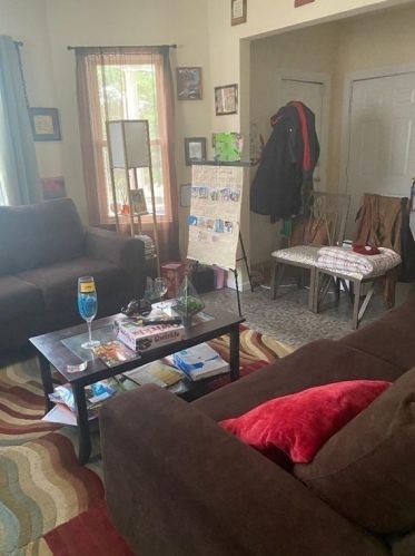 38 Dresden St, Springfield MA 01109-2706 exterior