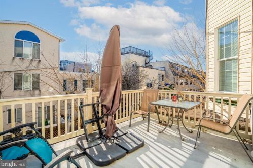 1418 Christian St, Philadelphia, PA 19146-2221